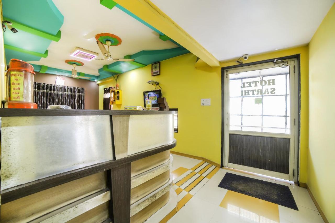 Oyo 69877 Hotel Sarthi Residency Ahmedabad Exterior photo